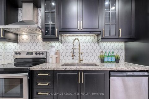 Photo 15 at 14 Clandfield Street, Rouge River Estates, Markham