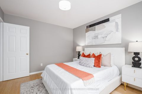 Photo 25 at 14 Clandfield Street, Rouge River Estates, Markham