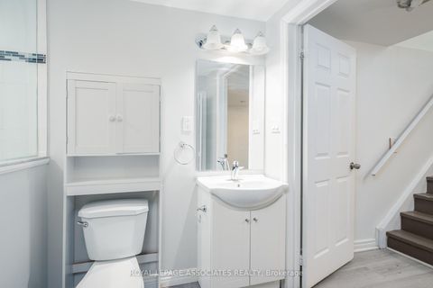 Photo 34 at 14 Clandfield Street, Rouge River Estates, Markham