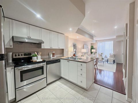 Photo 13 at 13 - 25 Foundry Avenue N, Junction, Toronto