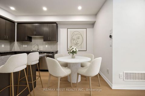 Photo 2 at 120 - 11 Applewood Lane, Etobicoke West Mall, Toronto