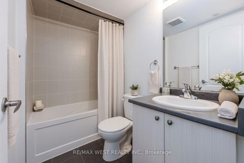 Photo 4 at 120 - 11 Applewood Lane, Etobicoke West Mall, Toronto