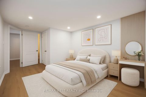 Photo 5 at 120 - 11 Applewood Lane, Etobicoke West Mall, Toronto