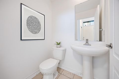 Photo 8 at 120 - 11 Applewood Lane, Etobicoke West Mall, Toronto