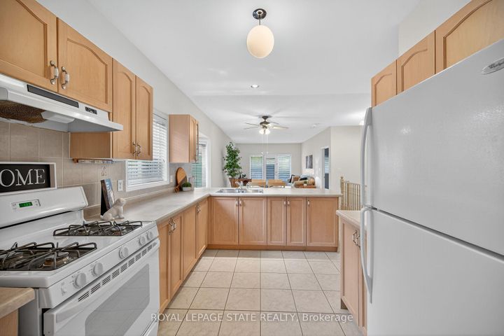 Photo 4 at 33 - 213 Nash Road S, Greenford, Hamilton