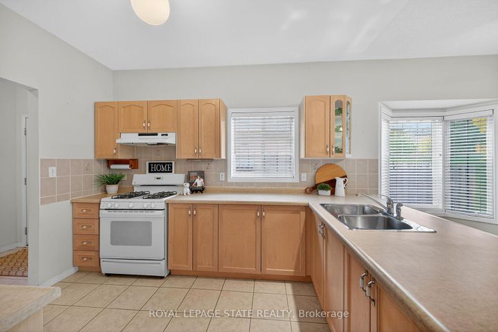 Photo 7 at 33 - 213 Nash Road S, Greenford, Hamilton