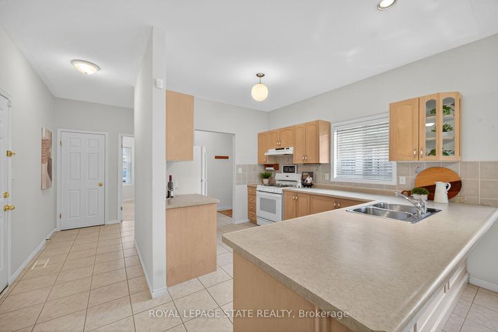 Photo 9 at 33 - 213 Nash Road S, Greenford, Hamilton