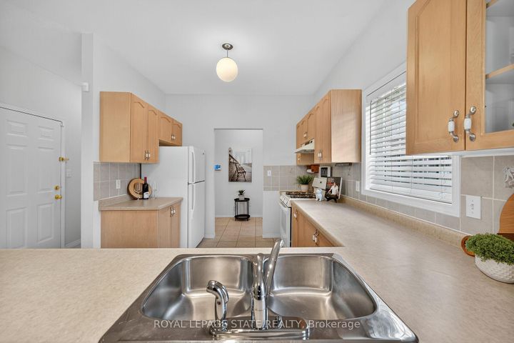 Photo 10 at 33 - 213 Nash Road S, Greenford, Hamilton