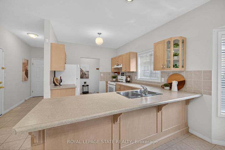 Photo 12 at 33 - 213 Nash Road S, Greenford, Hamilton