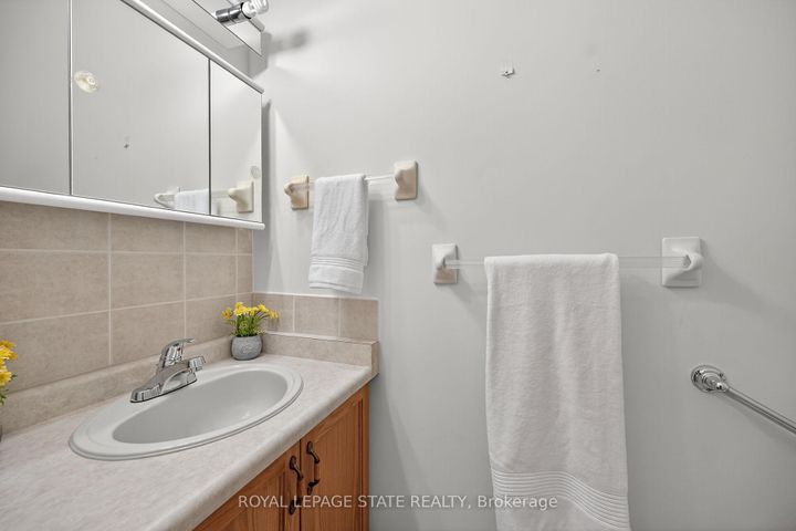 Photo 27 at 33 - 213 Nash Road S, Greenford, Hamilton