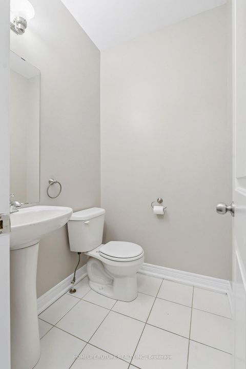 Photo 8 at 1399 Lormel Gate Avenue, Lefroy, Innisfil