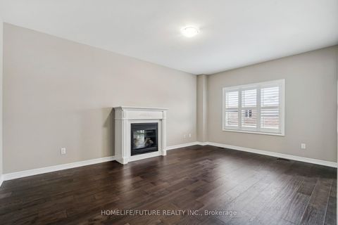 Photo 10 at 1399 Lormel Gate Avenue, Lefroy, Innisfil