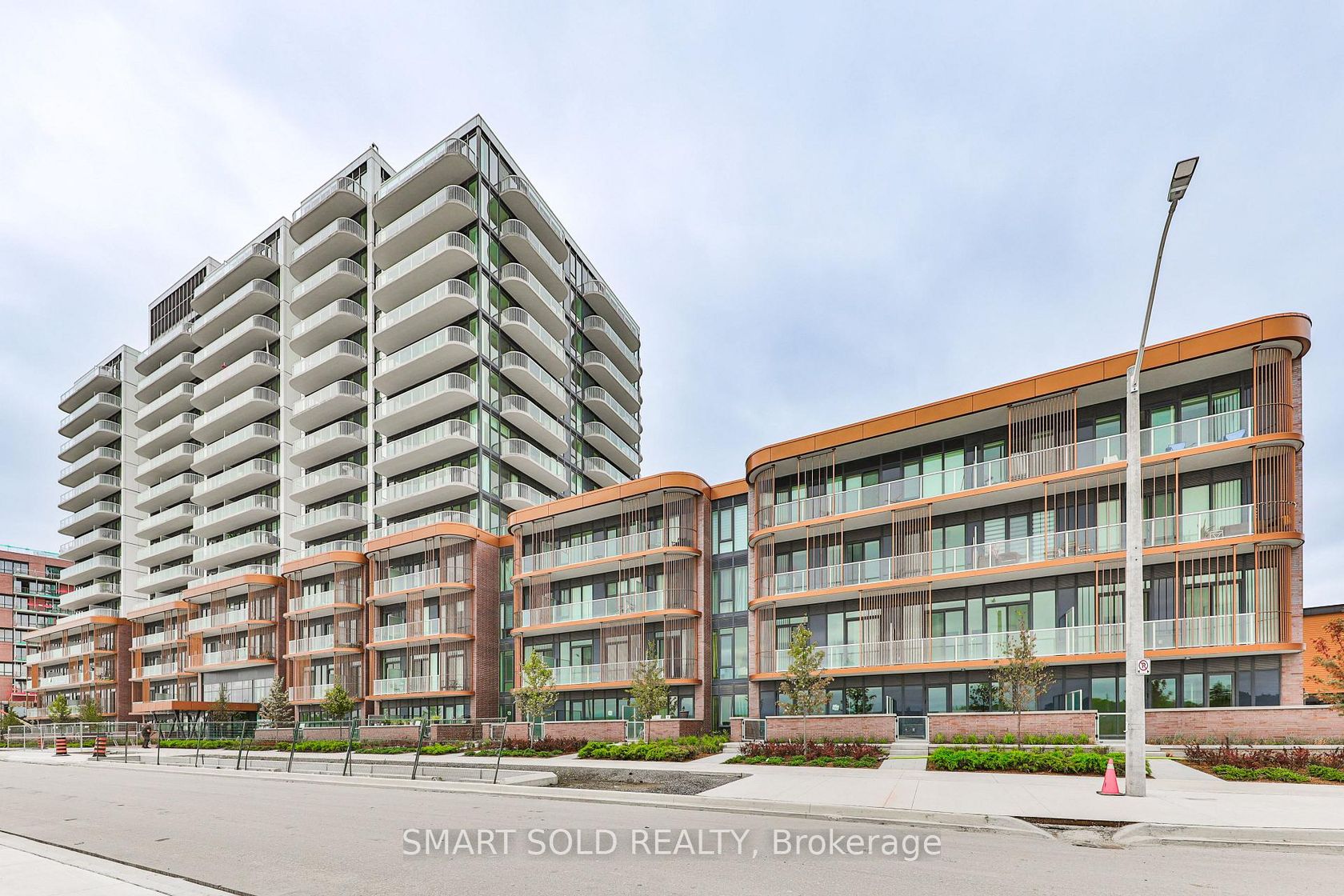 114 - 220 Missinnihe Way S, Port Credit, Mississauga 
