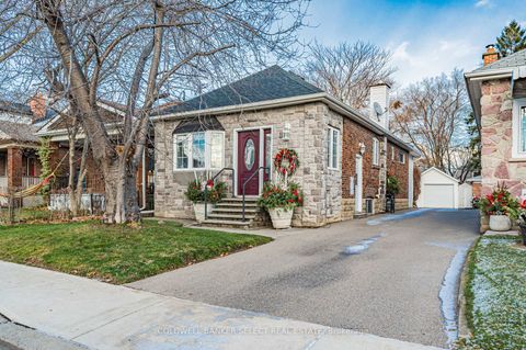 Photo 2 at 125 Fourth Street, New Toronto, Toronto