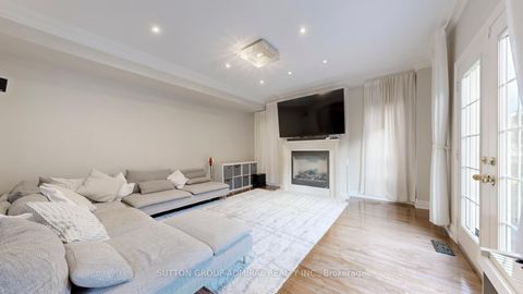 Photo 4 at 63 Seabreeze Avenue, Patterson, Vaughan