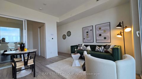 Photo 2 at 1909 - 2020 Bathurst Street, Cedarvale, Toronto