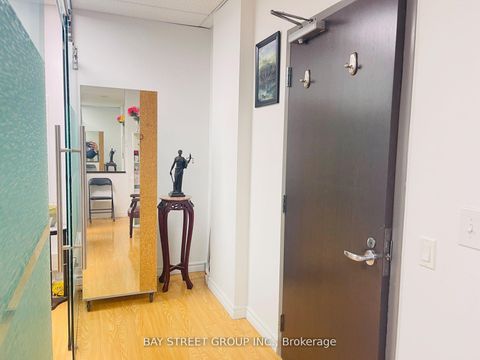 Photo 2 at 352 - 4750 Yonge Street, Westgate, Toronto