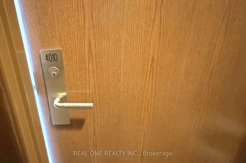 Photo 7 at 4010 - 386 Yonge Street, Bay Street Corridor, Toronto