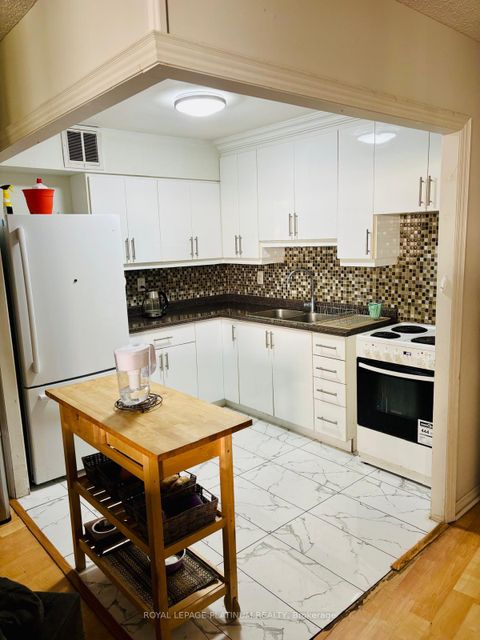 Photo 3 at 408 - 330 Dixon Road, The Westway, Toronto