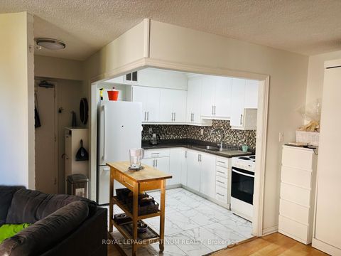 Photo 4 at 408 - 330 Dixon Road, The Westway, Toronto