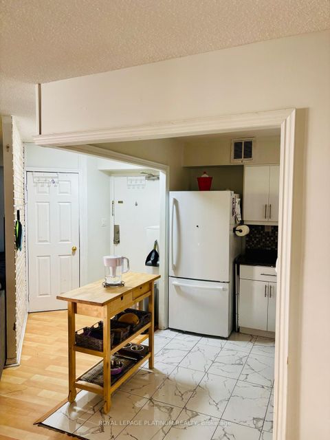 Photo 8 at 408 - 330 Dixon Road, The Westway, Toronto