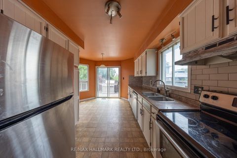 Photo 10 at 200 Adele Crescent, McLaughlin, Oshawa