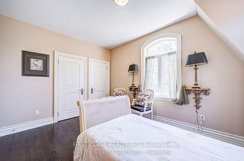 Photo 29 at 216 Parkview Avenue, Willowdale East, Toronto