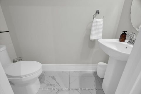 Photo 19 at 55 Glensteeple Trail, Aurora Estates, Aurora