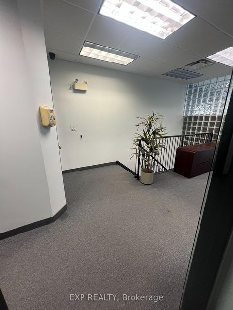 Photo 13 at 8 - 951 Wilson Avenue, CFB, Toronto