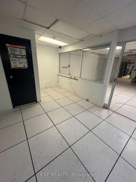 Photo 28 at 8 - 951 Wilson Avenue, CFB, Toronto