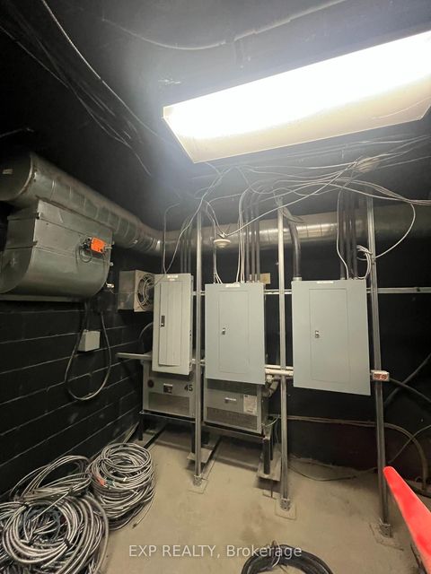 Photo 32 at 8 - 951 Wilson Avenue, CFB, Toronto