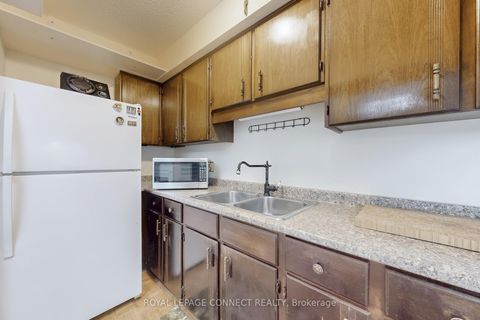 Photo 12 at 5-213 - 50 Old Kingston Road, West Hill, Toronto