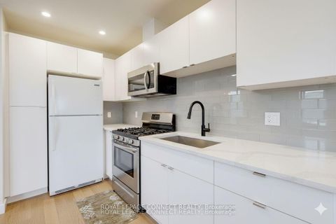 Photo 13 at 5-213 - 50 Old Kingston Road, West Hill, Toronto