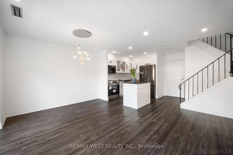 Photo 2 at 236 - 165 Cherokee Boulevard N, Pleasant View, Toronto