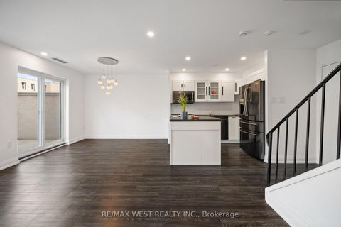 Photo 10 at 236 - 165 Cherokee Boulevard N, Pleasant View, Toronto