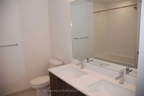 Photo 11 at 1703 - 576 Front Street W, Waterfront Communities C1, Toronto