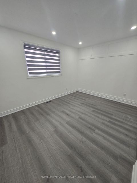 Photo 13 at 3 Sylvia Street, Grove East, Barrie