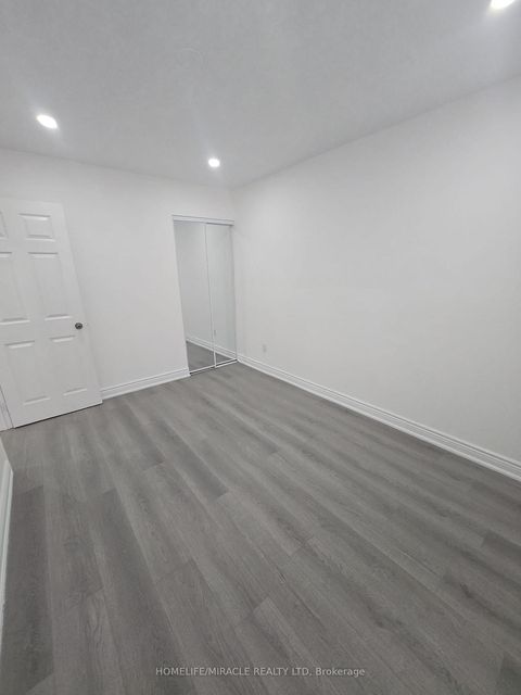 Photo 18 at 3 Sylvia Street, Grove East, Barrie