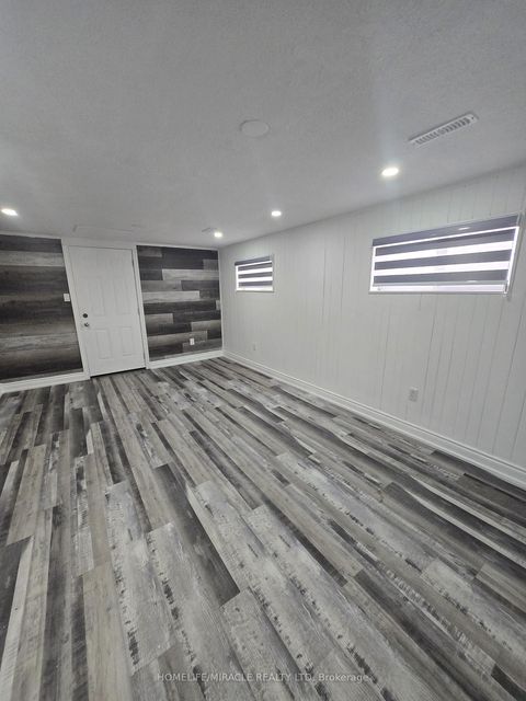 Photo 23 at 3 Sylvia Street, Grove East, Barrie