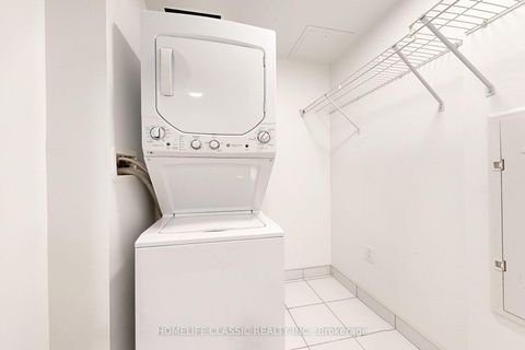 Photo 12 at 1804 - 39 Roehampton Avenue, Mount Pleasant West, Toronto