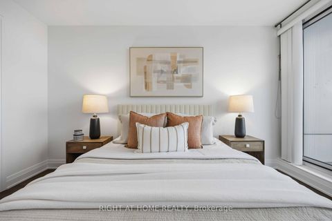 Photo 10 at 909 - 530 St Clair Avenue W, Cedarvale, Toronto