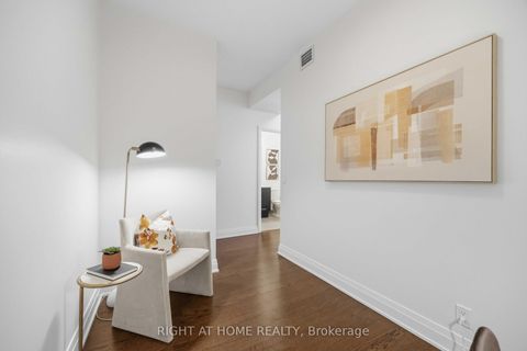 Photo 15 at 909 - 530 St Clair Avenue W, Cedarvale, Toronto