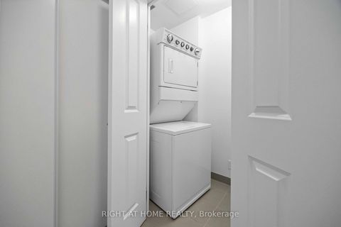 Photo 18 at 909 - 530 St Clair Avenue W, Cedarvale, Toronto