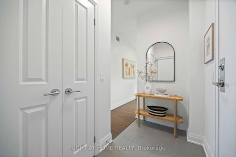 Photo 19 at 909 - 530 St Clair Avenue W, Cedarvale, Toronto