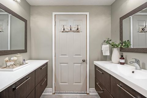 Photo 25 at 1544 Greenbriar Drive, GA Glen Abbey, Oakville