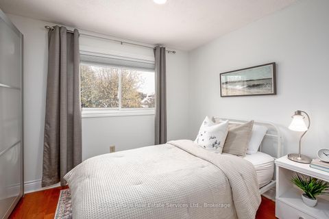 Photo 31 at 1544 Greenbriar Drive, GA Glen Abbey, Oakville