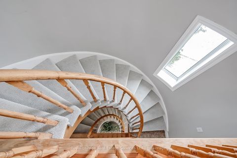 Photo 33 at 1544 Greenbriar Drive, GA Glen Abbey, Oakville