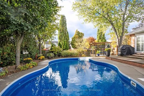 Photo 42 at 1544 Greenbriar Drive, GA Glen Abbey, Oakville