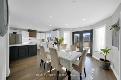 Photo 6 at 61 Barwick Drive, West Bayfield, Barrie