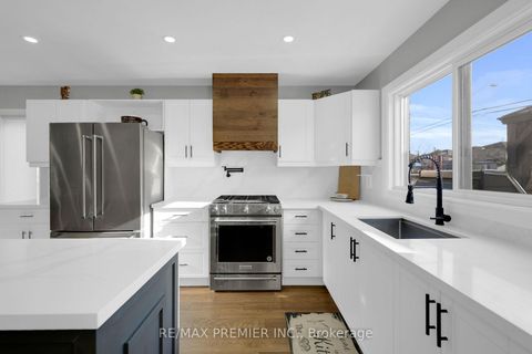 Photo 8 at 61 Barwick Drive, West Bayfield, Barrie